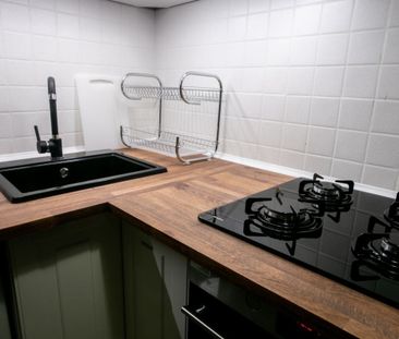 Urocza kawalerka w Pruszkowie + schowek 24 m² - Фото 6