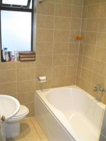 1 Bed Flat, Westerdale Road, SE10 - Photo 5