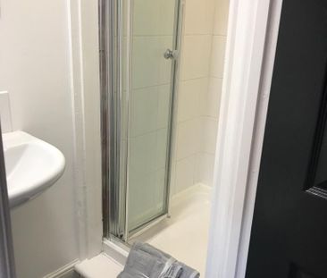 1 bedroom in a house share to rent - Photo 6