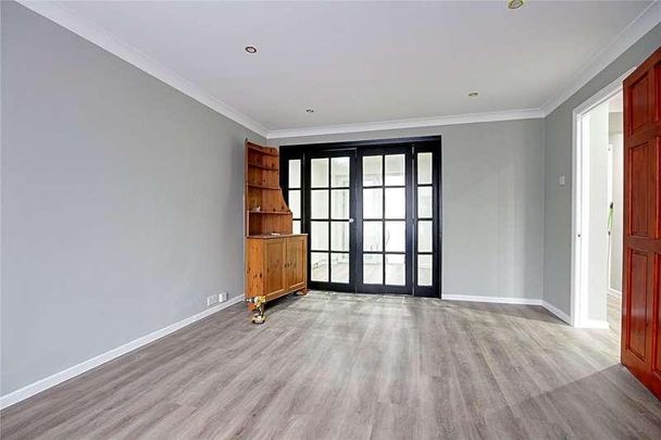 Ferns Close, Enfield, EN3 - Photo 1