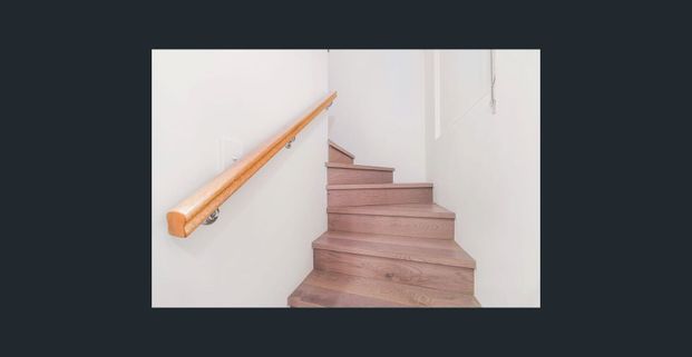 Stylish 3-Bedroom Dual-Level Apartment in the Prestigious Tower of Residence - Photo 1