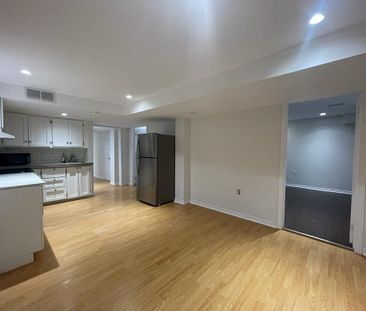 For Lease - 101 Convoy Crescent, Vaughan, Ontario - Photo 5