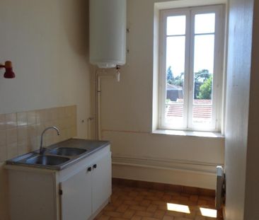 Location Appartement 3 pièces 61m² VILLEFRANCHE SUR SAONE 69400 - Photo 3