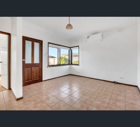 1/9 Zinnia Street, Reservoir, Vic 3073 - Photo 3