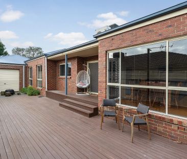 Spacious Family Home - Photo 2