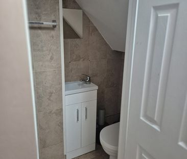 Studio Flat, Church Avenue, LE3 - Photo 3