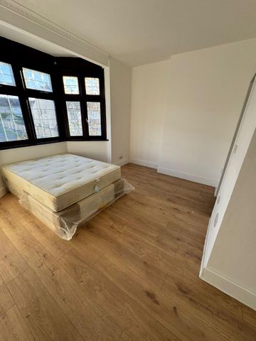 Bedsit to rent - Photo 5