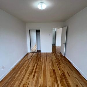 1 CH - 1 SDB - Montréal - $1,200 /mo - Photo 2