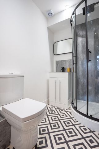 Telephone #68 - Photo 2