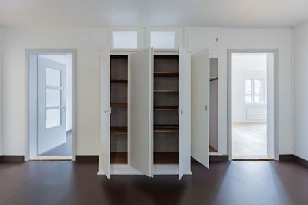 Spacious living room with exclusive finishes - Photo 4