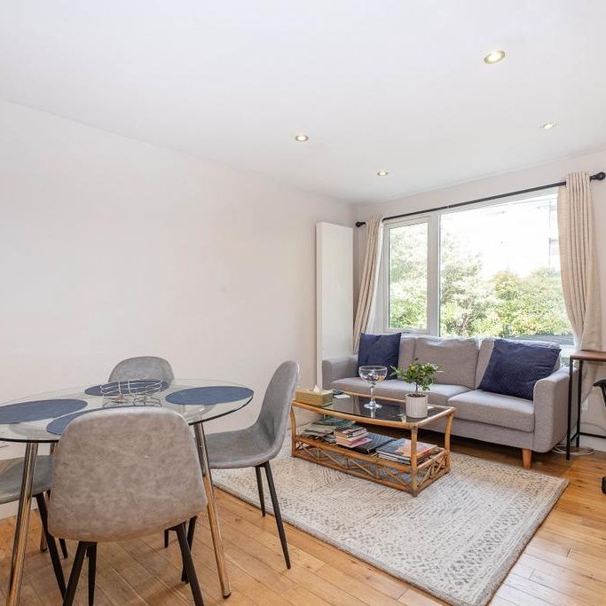 2 bedroom end of terrace house to rent - Photo 1