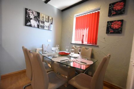 3 bedroom semi-detached house to rent - Photo 3