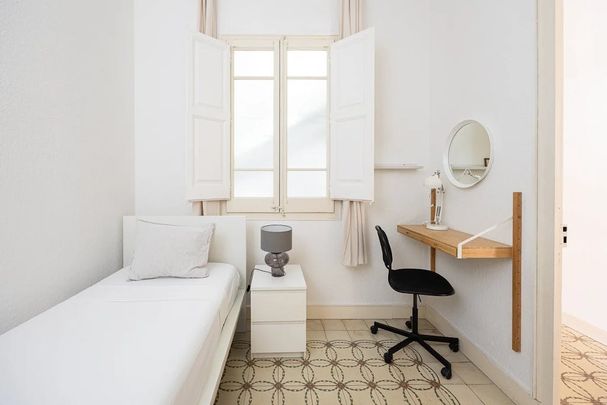 Carrer de Mallorca, Barcelona, Catalonia 08037 - Photo 1