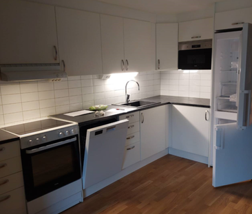 Nyrenoverad lägenhet är på 52 kvm och ligger på första våning. I hy... - Foto 4