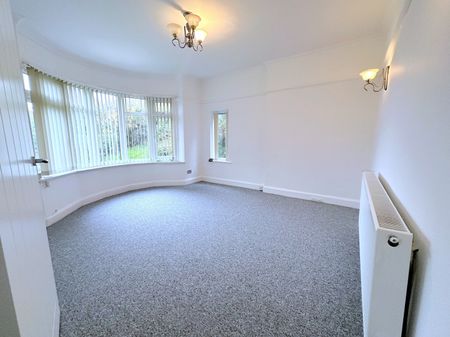 A 2 Bedroom Ground Floor Flat Instruction to Let in - Photo 3