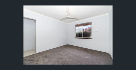 3x1 HOME IN ARMADALE - Photo 2