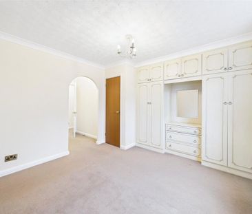 4 bedroom detached house to rent - Photo 1