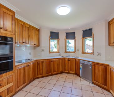 Comfortable Family Living - Photo 3