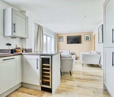 4 bedroom House To Let - Photo 4