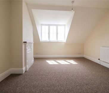 Cricklade Street, - Photo 2