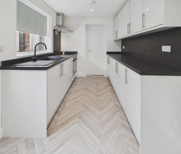 3 bedroom end of terrace house to rent - Photo 6