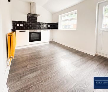 2 bedroom terraced house to rent - Photo 4