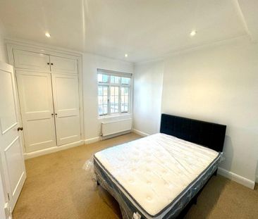 2 Bed Flat, Kensington Church Street, W8 - Photo 6