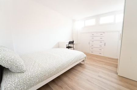 Calle de Manuel Maroto, Madrid, Community of Madrid 28053 - Photo 2