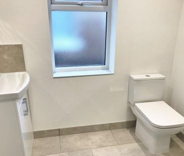 1 bedroom in a house share to rent - Photo 4