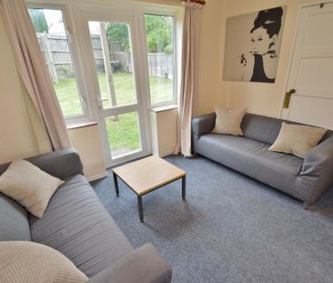 4 bedroom semi-detached house to rent - Photo 1