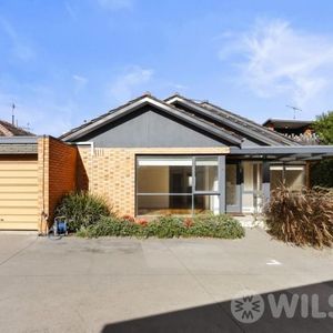 Sparkling 3 bedroom villa in prime location! - Photo 3