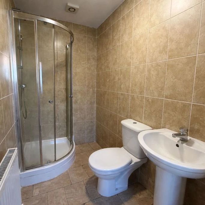 (Flat 3) 110 Monks Road, - Photo 2