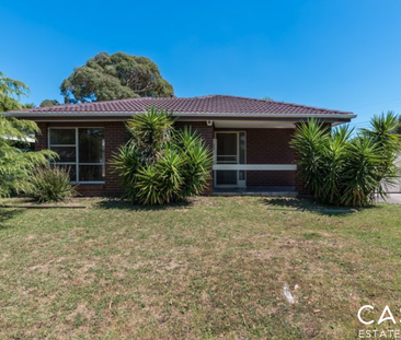 54 Endeavour Drive, Cranbourne North - Photo 4