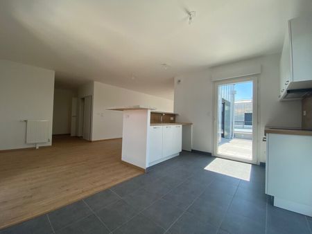Location Appartement 4 pièces 99m² ORLEANS 45100 - Photo 5
