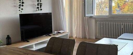Stilvolle 3,5-Zimmer-Wohnung mit Südbalkon - frisch renoviert und mit neuer, moderner Einbauküche - Foto 1