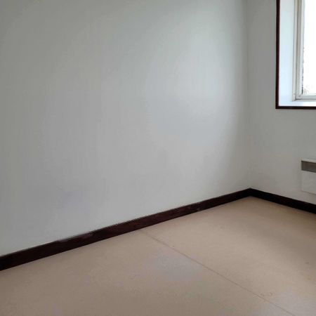 Location Appartement 2 pièces 43m² BEAUVOIS EN CAMBRESIS 59157 - Photo 5