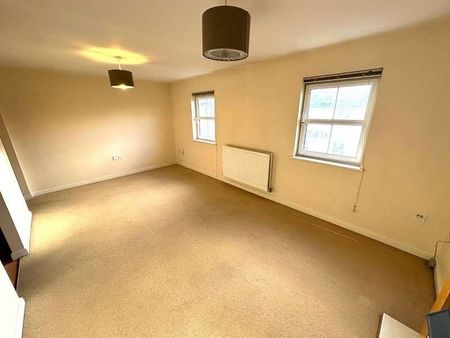 Maida Vale, Haydon End, SN25 - Photo 2