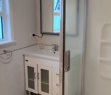 Otahuhu, 9A Pukeroa Pl - Photo 2