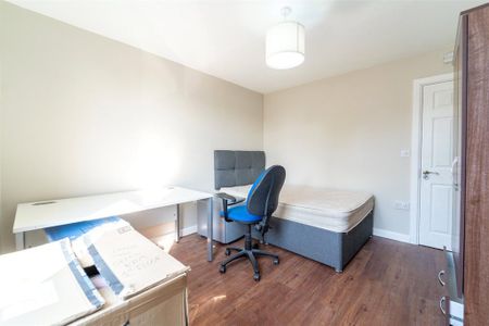 6 bedroom house to rent - Photo 2