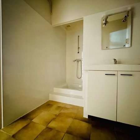 Appartement T3 de 70.39m² rez-de-chaussée en centre ville - Photo 4