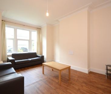 1 bedroom in a house share to rent - Photo 2