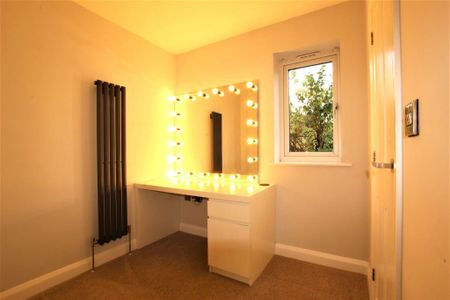 5 bedroom detached house to rent - Photo 3