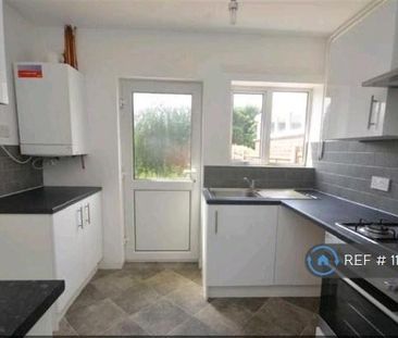 3 bedroom terraced house to rent - Photo 2