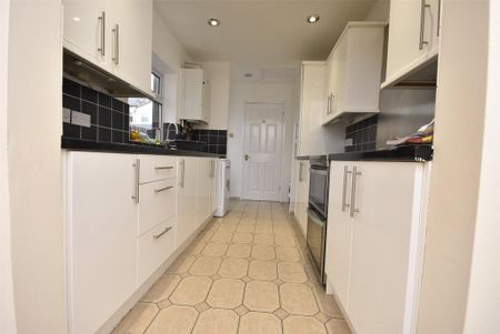 2 bedroom terraced house to rent - Photo 3