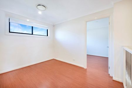 12 Reuben Street, Grantham Farm NSW 2765 - House For Rent | Domain - Photo 5