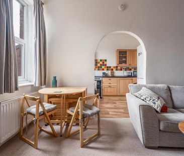 2 bedroom flat to rent - Photo 1