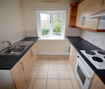 3 bedroom flat to rent - Photo 5