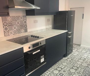 62 Donegall Avenue, Belfast, BT12 6LX - Photo 6