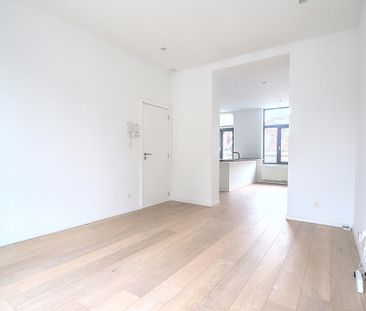 Appartement met twee slaapkamers in Elsene - Photo 3