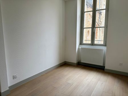 Location Appartement 3 pièces 66m² - Photo 4